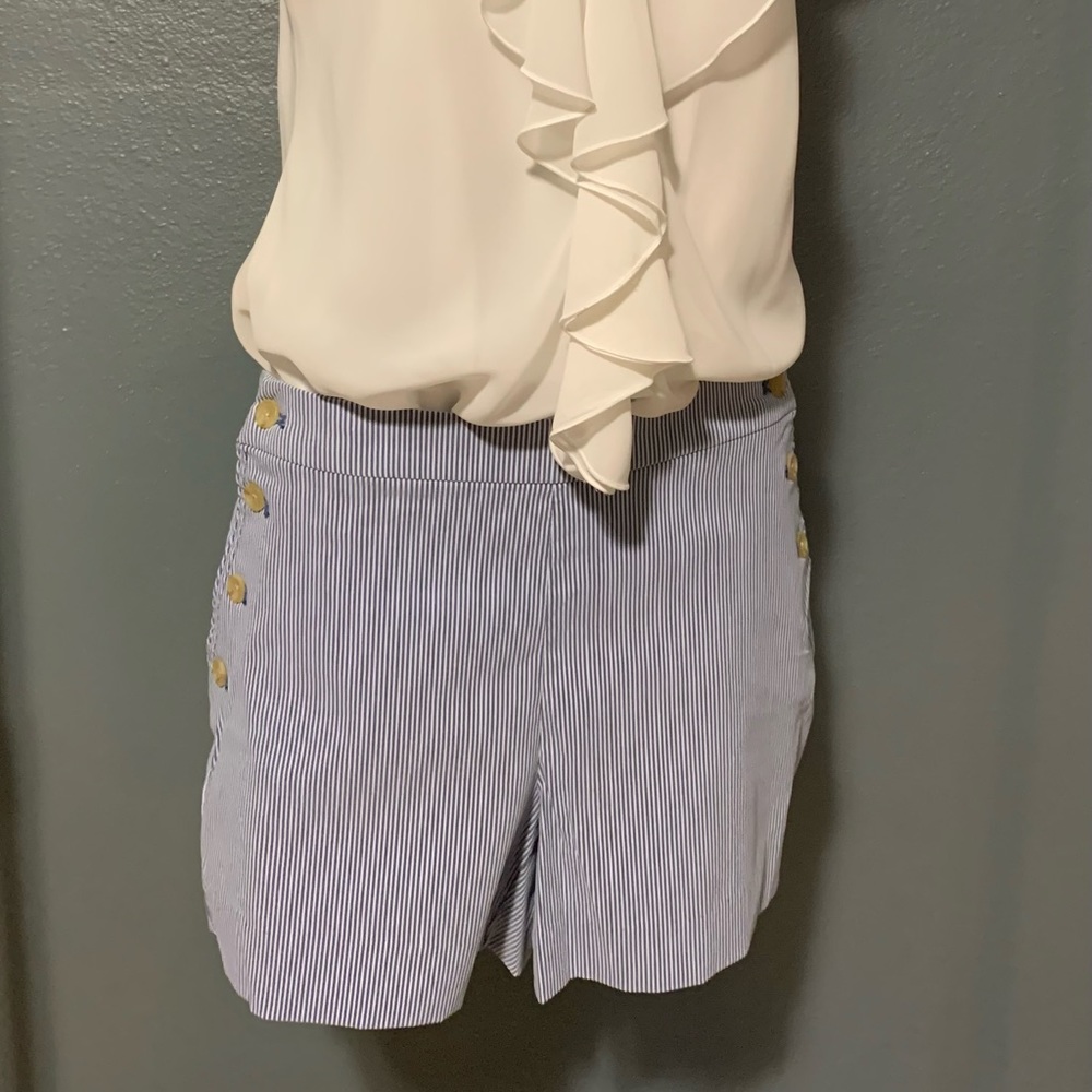 Banana Republic NWT Size 6 Blue/White Striped Shorts